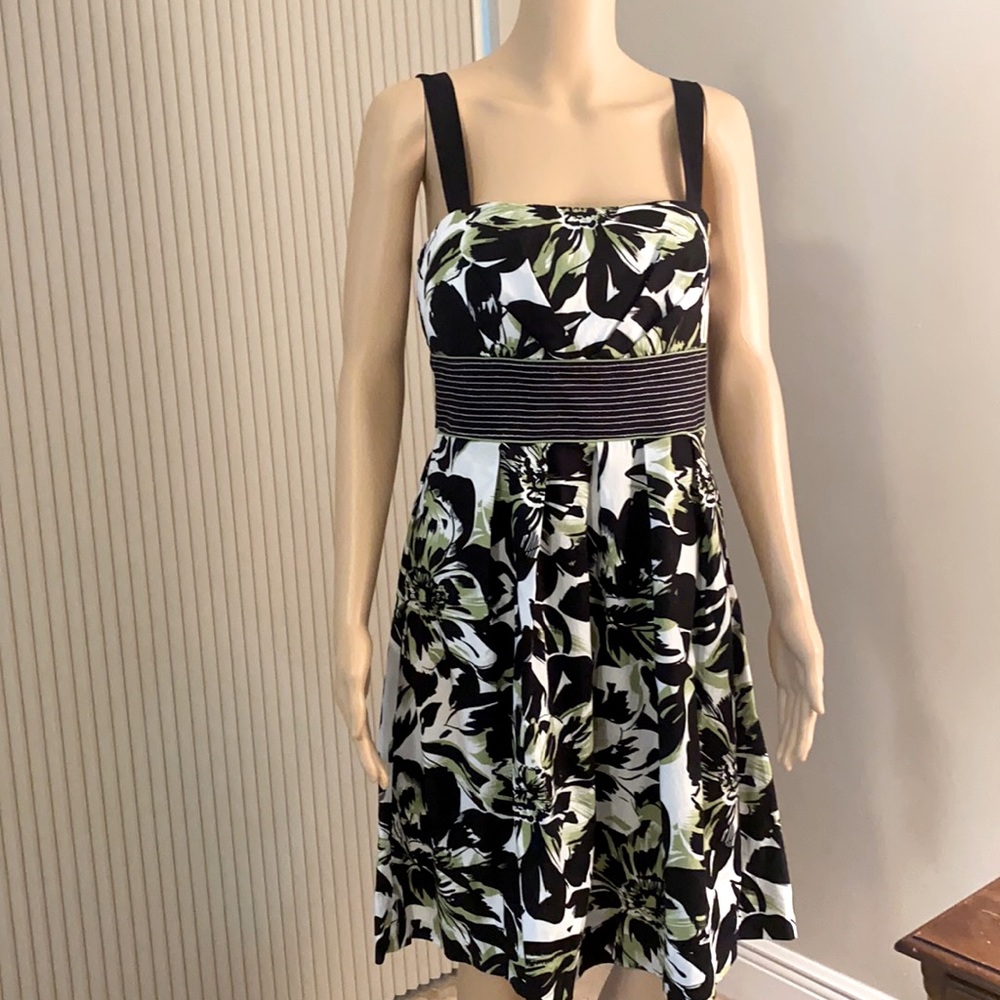 Corey P sleeveless dress size 10 very nice preowned